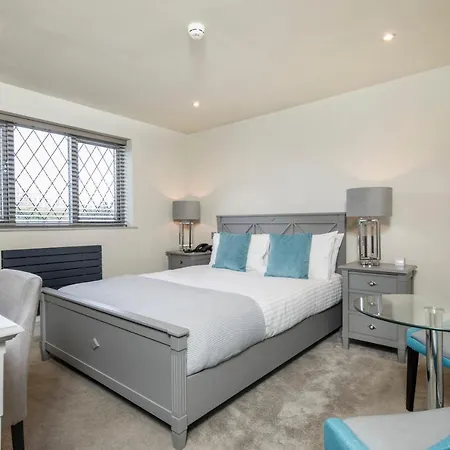 The Chequers Inn Beaconsfield Room photo