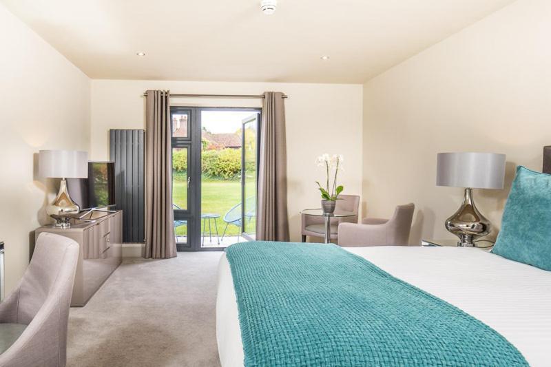 The Chequers Hotel 4*