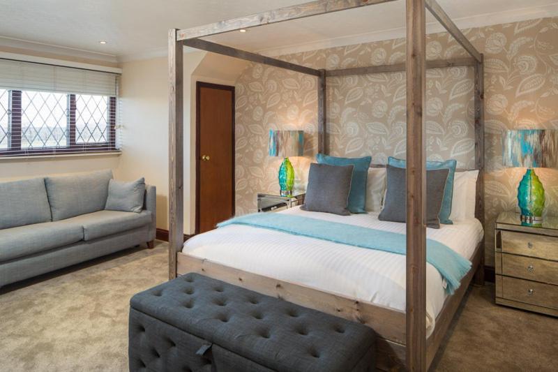 The Chequers Hotel 4*